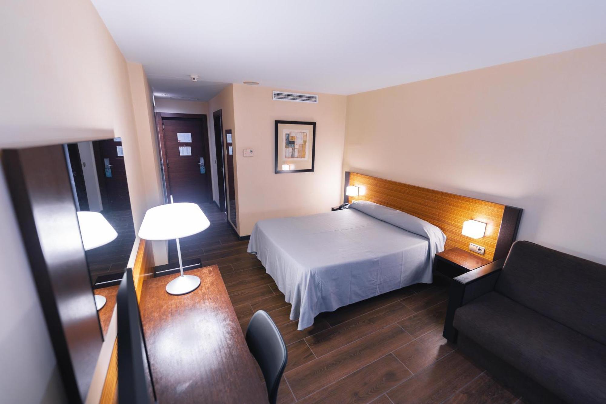 Chambre Double ou Lits Jumeaux Confort (2 Adultes)